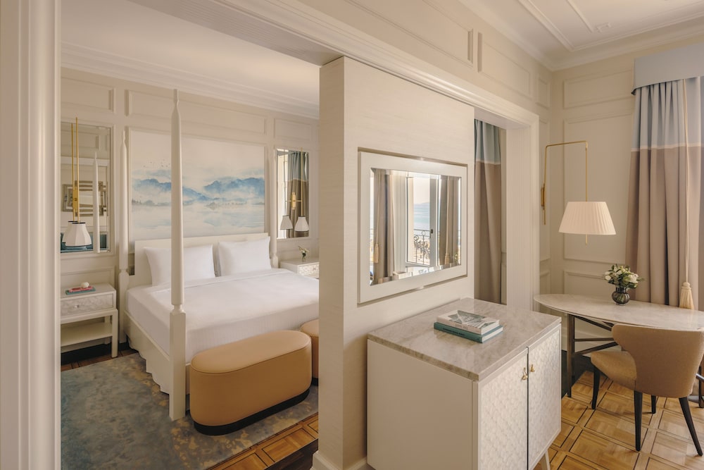 SIGNATURE SUITE VISTA LAGO King - 45m², 485ft² del hotel Fairmont Le Montreux Palace