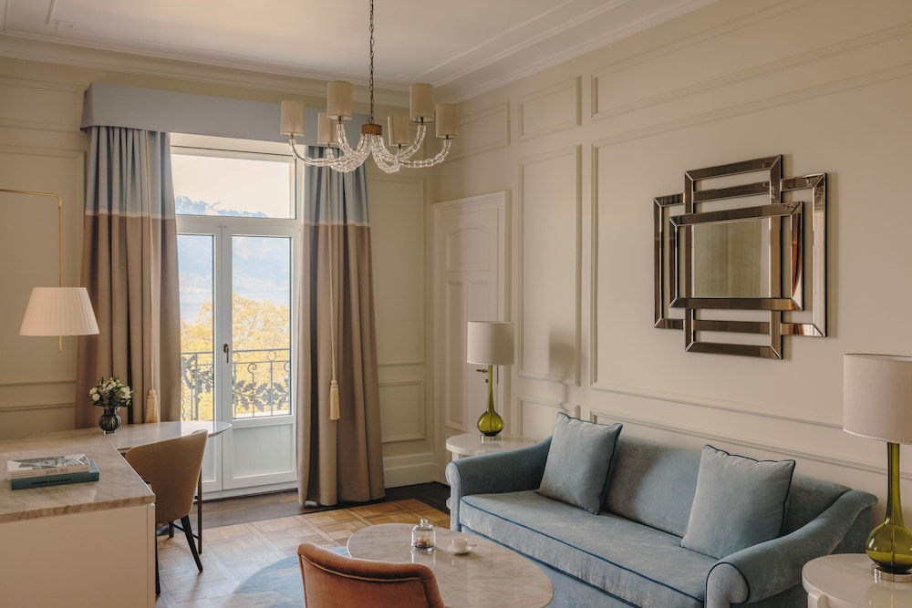 SIGNATURE SUITE VISTA LAGO King - 45m², 485ft² del hotel Fairmont Le Montreux Palace. Foto 2