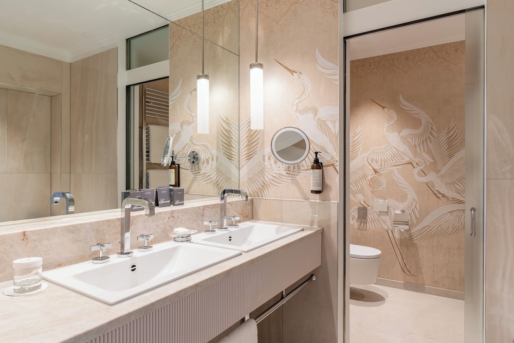 SIGNATURE SUITE VISTA LAGO King - 45m², 485ft² del hotel Fairmont Le Montreux Palace. Foto 6