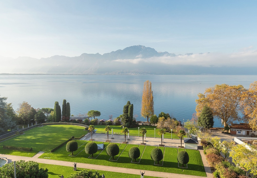 SIGNATURE SUITE VISTA LAGO King - 45m², 485ft² del hotel Fairmont Le Montreux Palace. Foto 7