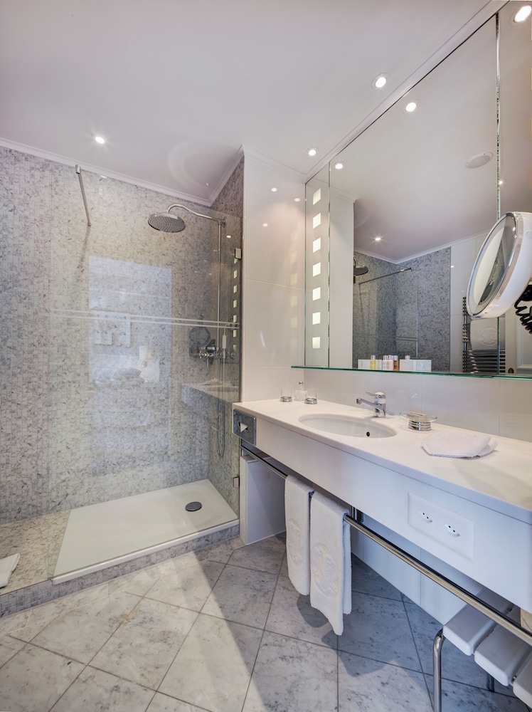 FAIRMONT VISTA CIUDAD Queen - 20m², 215ft² del hotel Fairmont Le Montreux Palace. Foto 4