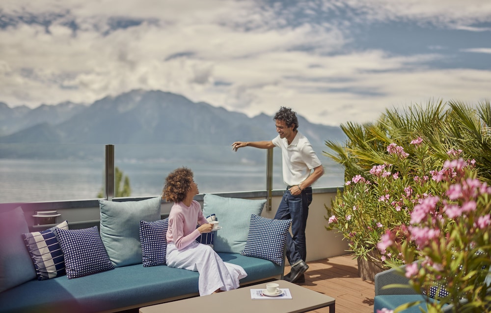 PENTHOUSE SUITE King - 160m², 1722ft². Vista al lago, terraza en la azotea con vistas de 360°, cocina del hotel Fairmont Le Montreux Palace. Foto 3