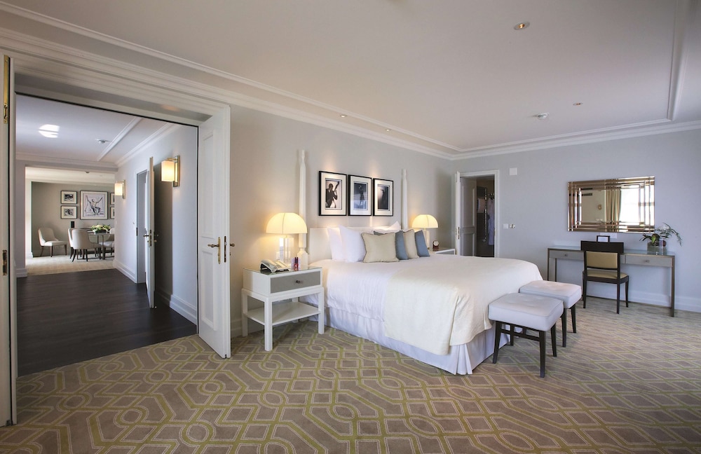 QUINCY JONES 1 DORMITORIO SUITE VISTA LAGO King - 110m², 1185ft². Dos terrazas en la azotea del hotel Fairmont Le Montreux Palace. Foto 2