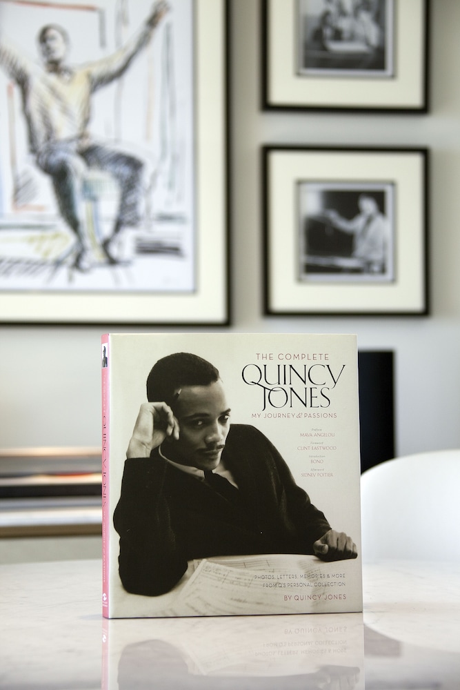 QUINCY JONES 1 DORMITORIO SUITE VISTA LAGO King - 110m², 1185ft². Dos terrazas en la azotea del hotel Fairmont Le Montreux Palace. Foto 4
