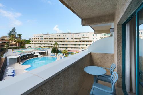 Doble con vistas a la piscina del hotel Alua Tenerife
