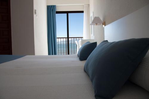 Habitación Doble con vistas al mar - 1 o 2 camas del hotel Sicania. Foto 2
