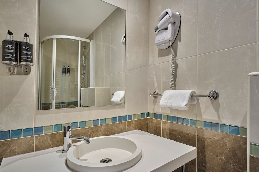Habitación superior del hotel Etoile Saint Ferdinand By Happyculture. Foto 4