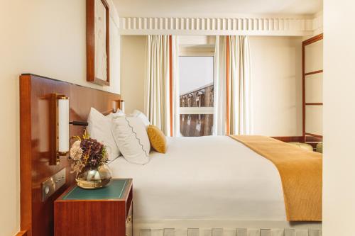 Habitación Doble Signature con cama grande del hotel Des Grands Voyageurs