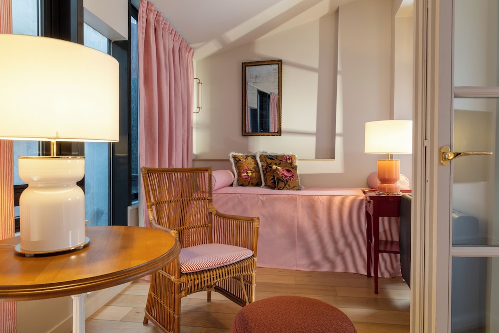 Suite junior con acceso al spa del hotel Le Lavoisier. Foto 1