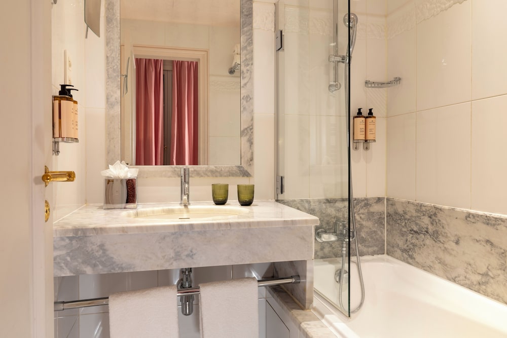 Suite junior con acceso al spa del hotel Le Lavoisier. Foto 4