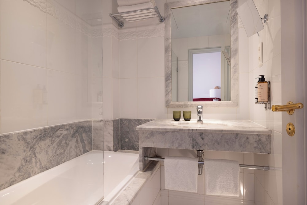 Habitación estándar doble del hotel Le Lavoisier. Foto 6