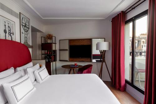 Habitación Extra Deluxe con balcón del hotel Villa Marquis Meliá Collection. Foto 2