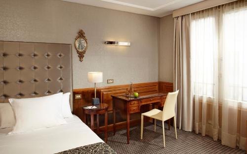 Habitación Individual del hotel Melia Paris Vendôme. Foto 2