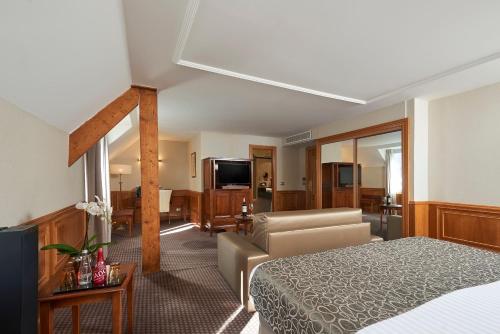Habitación Doble Grand Premium del hotel Melia Paris Vendôme. Foto 3