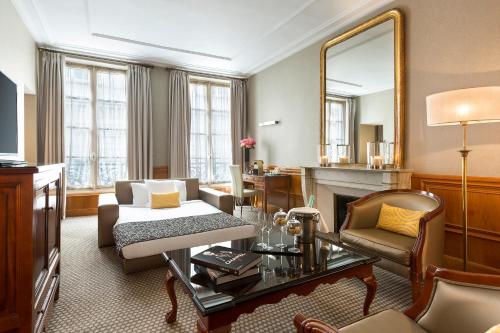 Suite Grand del hotel Melia Paris Vendôme. Foto 3