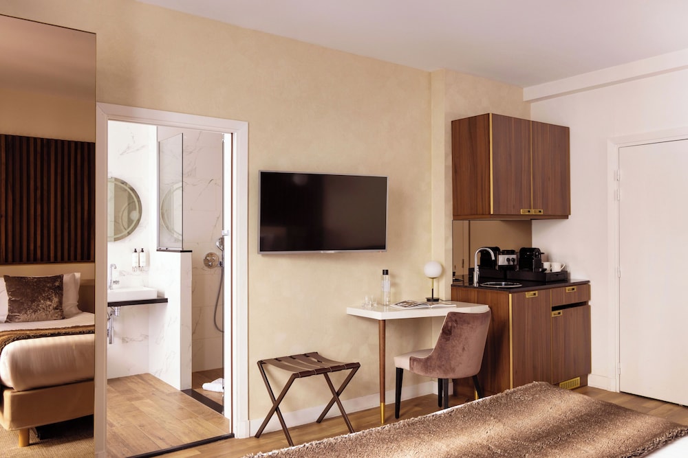 Suite Junior del hotel Lord Byron. Foto 5