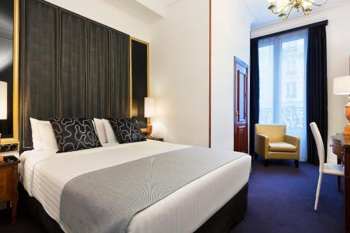 Habitación doble Melia del hotel Melia Paris Champs Elysées. Foto 4