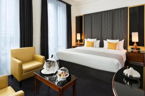 Suite Grand del hotel Melia Paris Champs Elysées. Foto 4