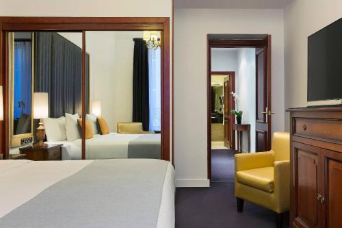 Habitación Gran Premium del hotel Melia Paris Champs Elysées. Foto 2