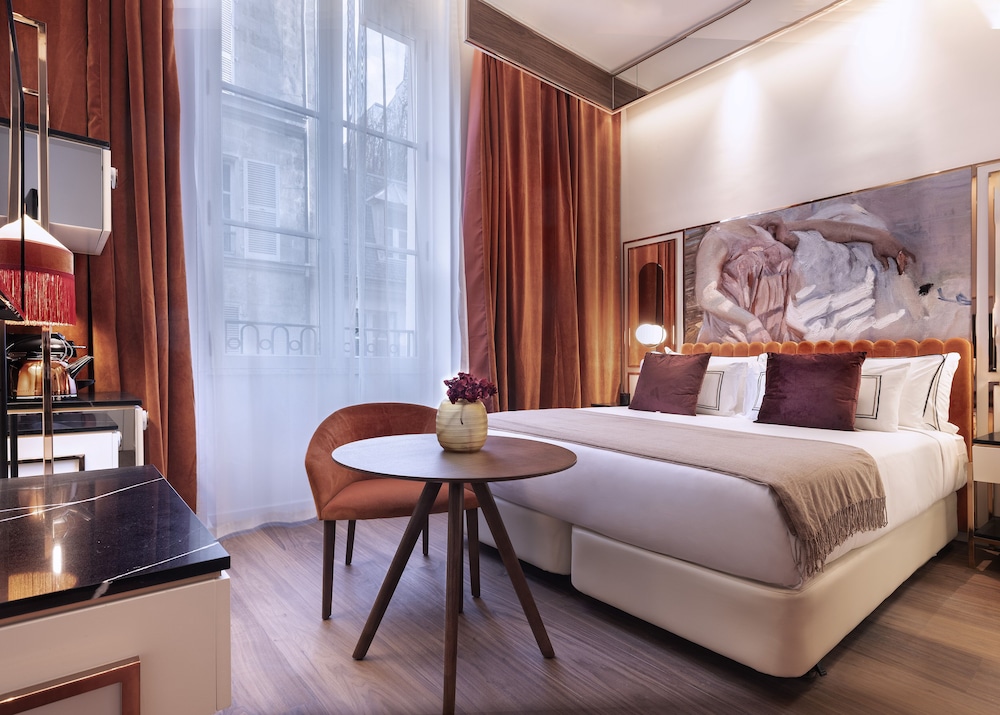 Habitación Superior vistas a la calle del hotel Maison Colbert Member of Melia Collection