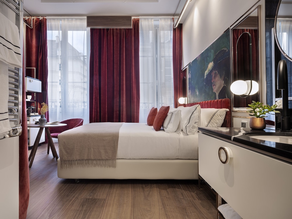 Habitación Superior vistas a la calle del hotel Maison Colbert Member of Melia Collection. Foto 3