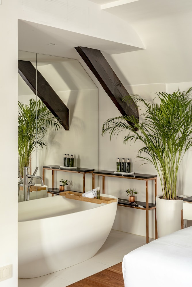 Suite Elena Sorolla del hotel Maison Colbert Member of Melia Collection. Foto 8