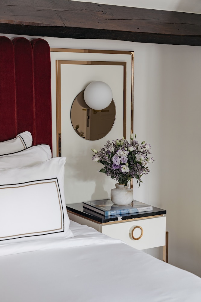 Suite Ejecutiva Maria Sorolla del hotel Maison Colbert Member of Melia Collection. Foto 9