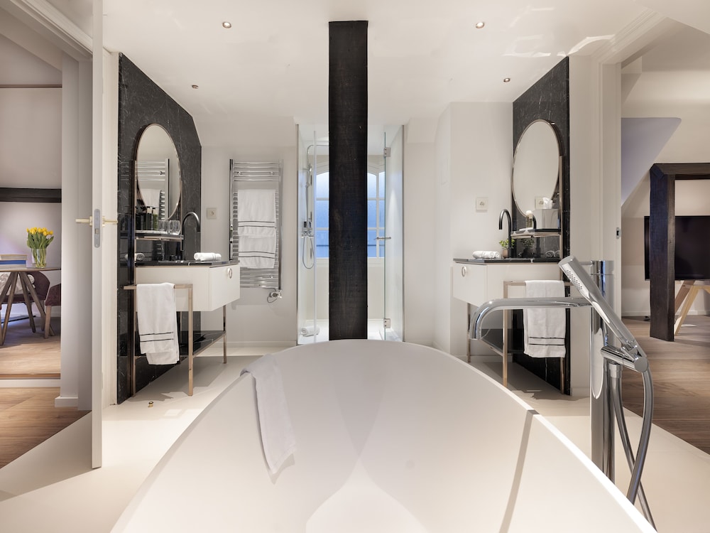 Suite Ejecutiva Maria Sorolla del hotel Maison Colbert Member of Melia Collection. Foto 12