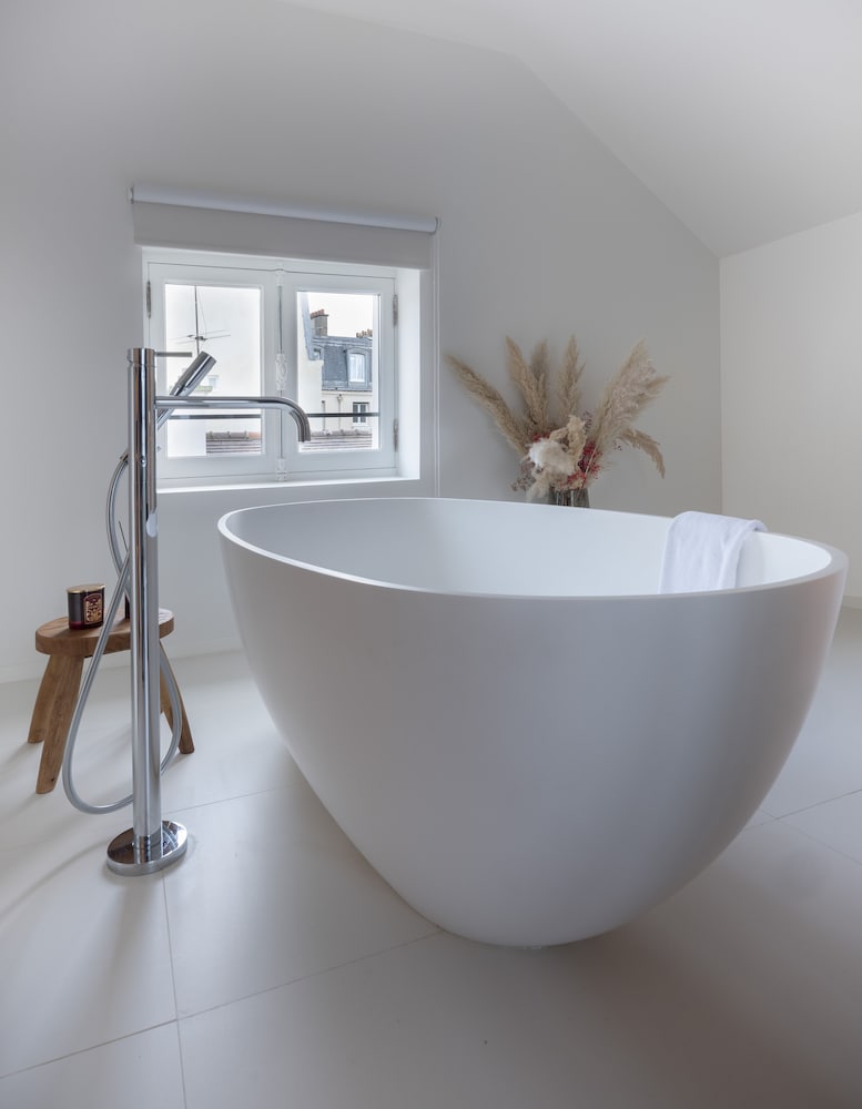 Suite Ejecutiva Maria Sorolla del hotel Maison Colbert Member of Melia Collection. Foto 13