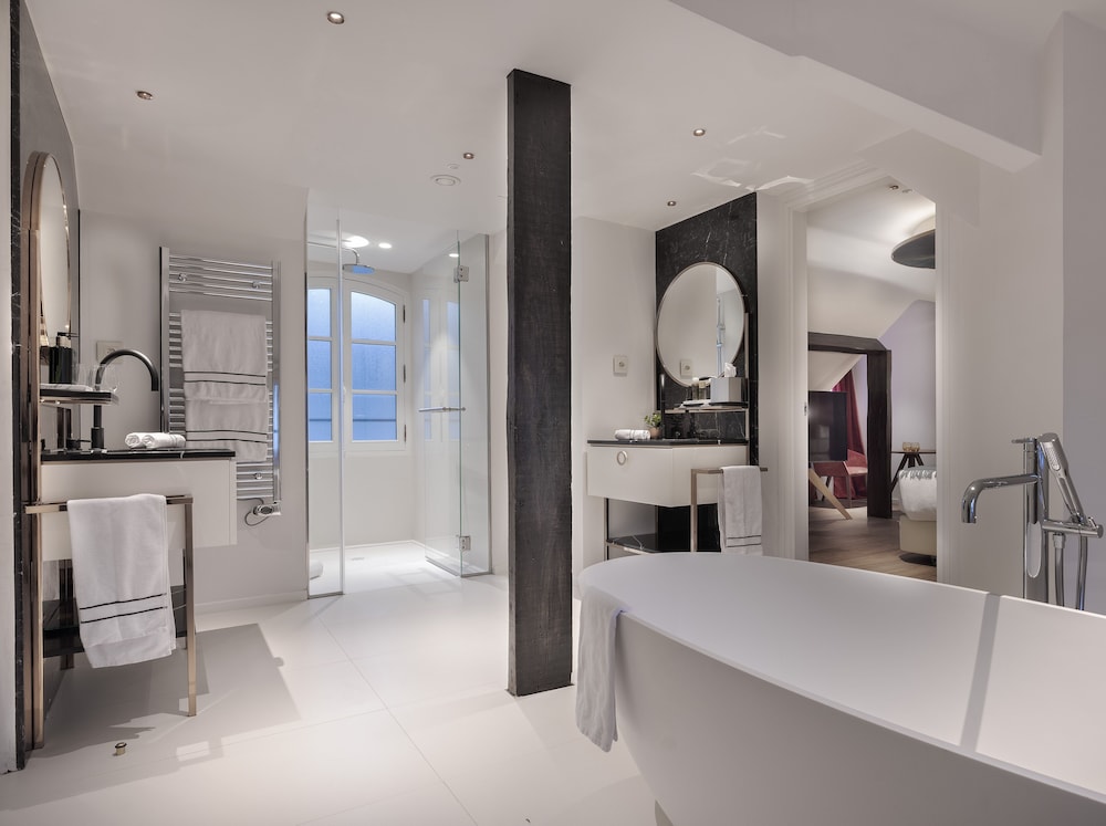 Suite Ejecutiva Maria Sorolla del hotel Maison Colbert Member of Melia Collection. Foto 15