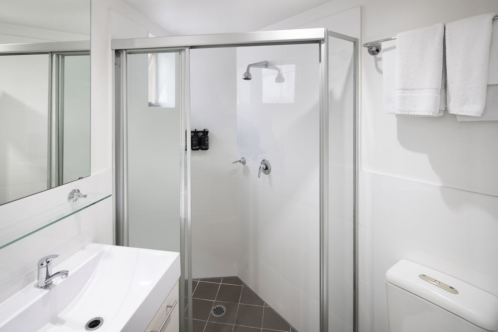 Apartamento con 1 cama king size del hotel Mantra Castle Hill Sydney. Foto 17