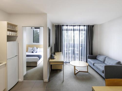 Estudio con 1 cama queen size del hotel Mantra Castle Hill Sydney. Foto 5