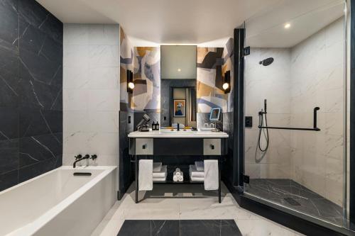 Suite Urban con cama extragrande del hotel W New York - Union Square. Foto 7