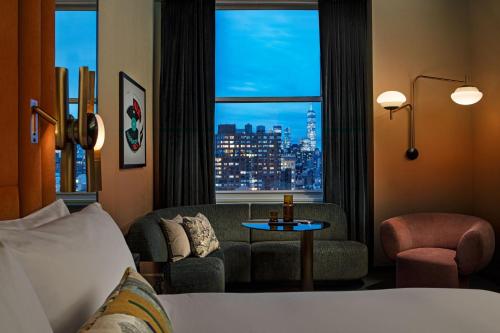 Habitación Premier con cama extragrande y vistas al parque del hotel W New York - Union Square. Foto 3