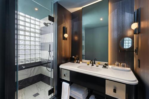 Habitación Deluxe con cama extragrande del hotel W New York - Union Square. Foto 5