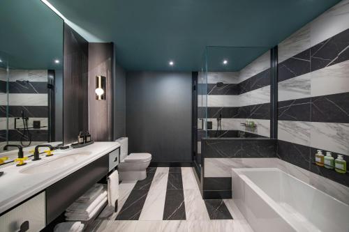 Suite Deluxe con cama extragrande del hotel W New York - Union Square. Foto 2