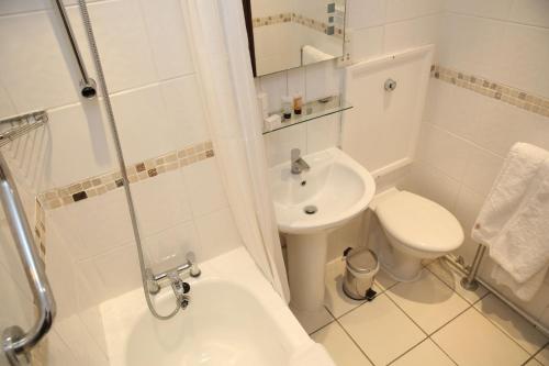 Habitación Doble del hotel Kensington Court. Foto 3