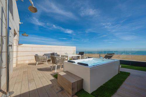 Suite con vistas al mar del hotel Neptuno. Foto 9