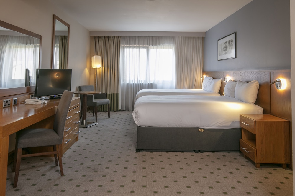 Habitación familiar, varias camas, no fumadores del hotel The Crown London Hotel, Cricklewood North West London, WorldHotels Distinctive