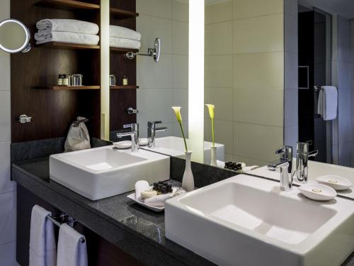 Habitación Executive con cama extragrande del hotel Pullman Cologne