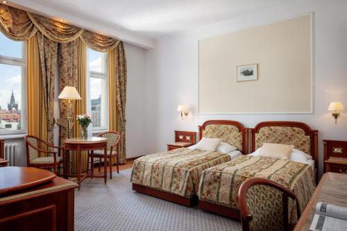 Habitación Triple Básica del hotel Ambassador Zlatá Husa. Foto 2