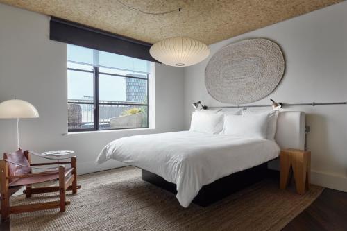 Suite Estudio Oeste del hotel One Hundred Shoreditch. Foto 1