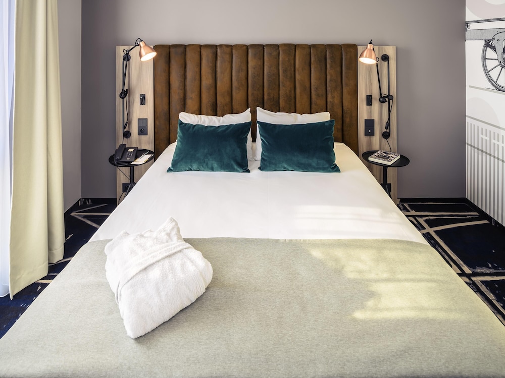 Habitación de categoría Superior con 1 cama de matrimonio del hotel Mercure Poznan Centrum