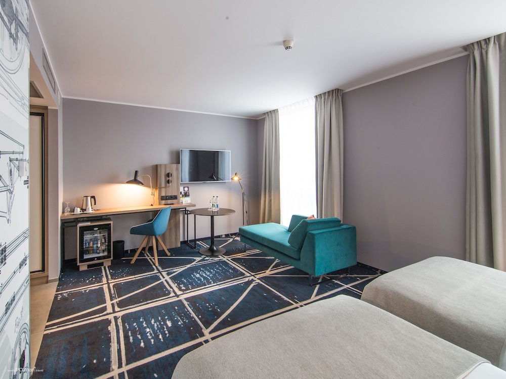 Habitación de categoría superior con 2 camas individuales del hotel Mercure Poznan Centrum. Foto 1