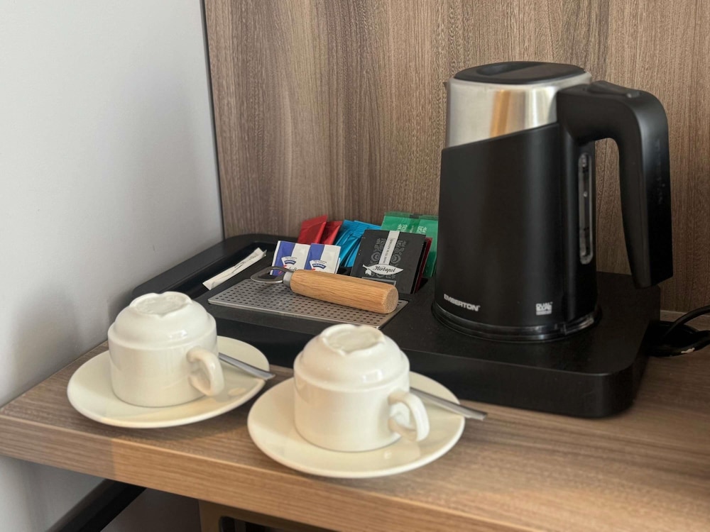 Habitación de categoría superior con 2 camas individuales del hotel Mercure Poznan Centrum. Foto 3