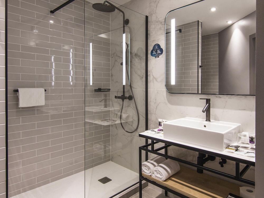 Habitación Privilege con dos camas individuales del hotel Mercure Poznan Centrum. Foto 10