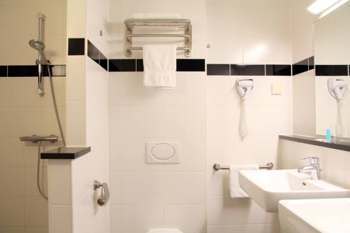 Habitación doble Lujo 2 camas del hotel Best Western Plus Amsterdam Airport. Foto 1