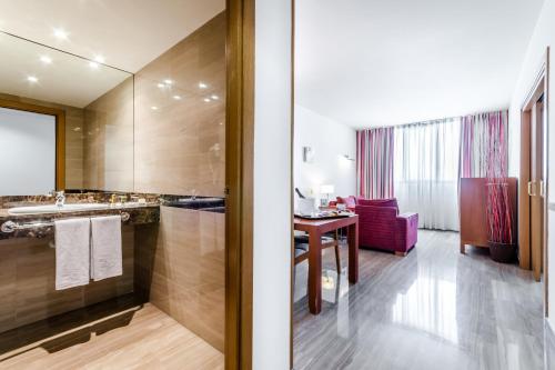 Habitación Familiar del hotel Exe Barberà Parc. Foto 5