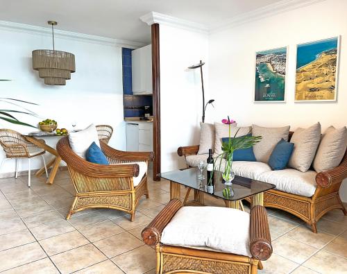 Apartamento de 1 dormitorio con balcón o terraza del hotel Sunsuites Carolina and Collection. Foto 6