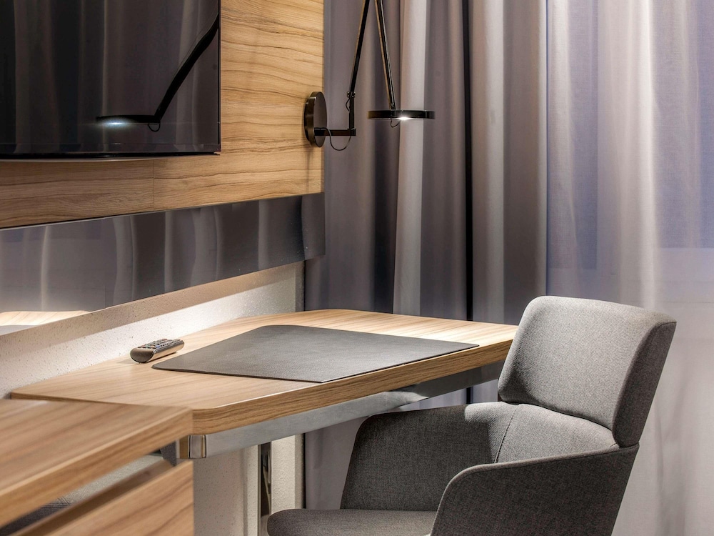 Habitación estándar, 1 cama de matrimonio con sofá cama del hotel Novotel Köln City. Foto 4